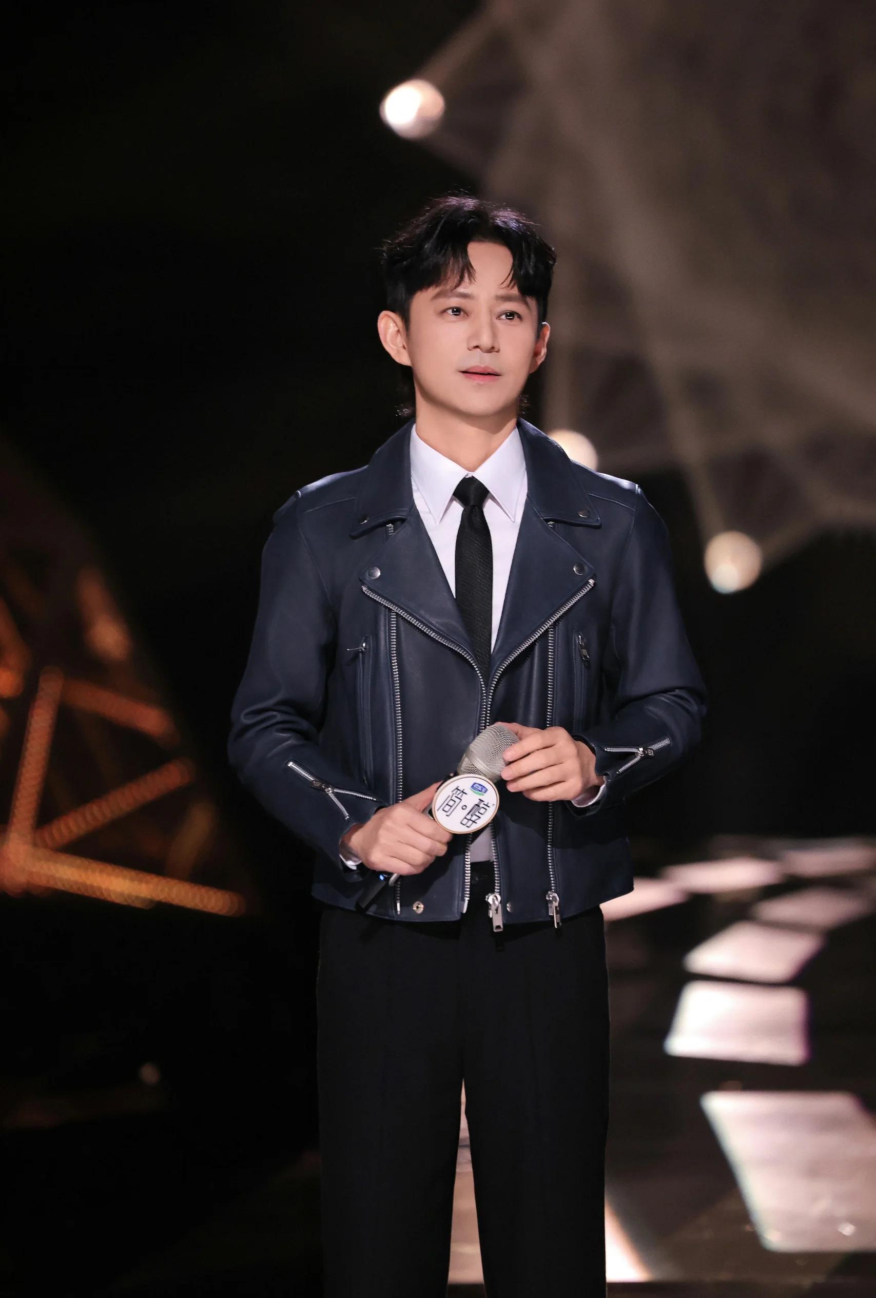 开云-包含一线明星助阵，点燃现场气氛的词条