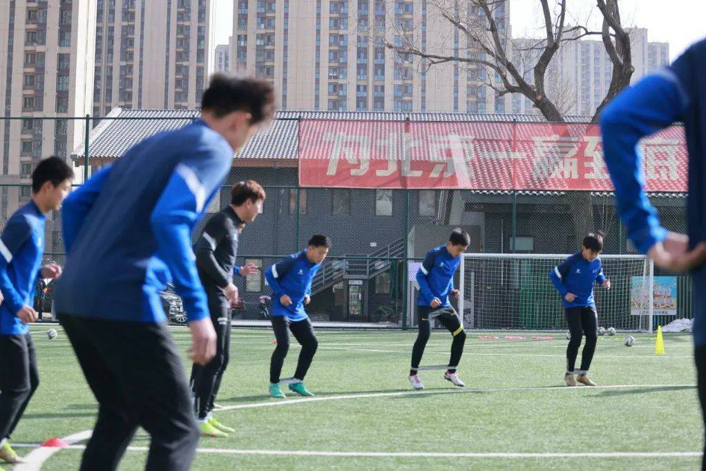 开云-“足球+家长课堂”推动家庭体育教育，促进青少年全面发展的简单介绍