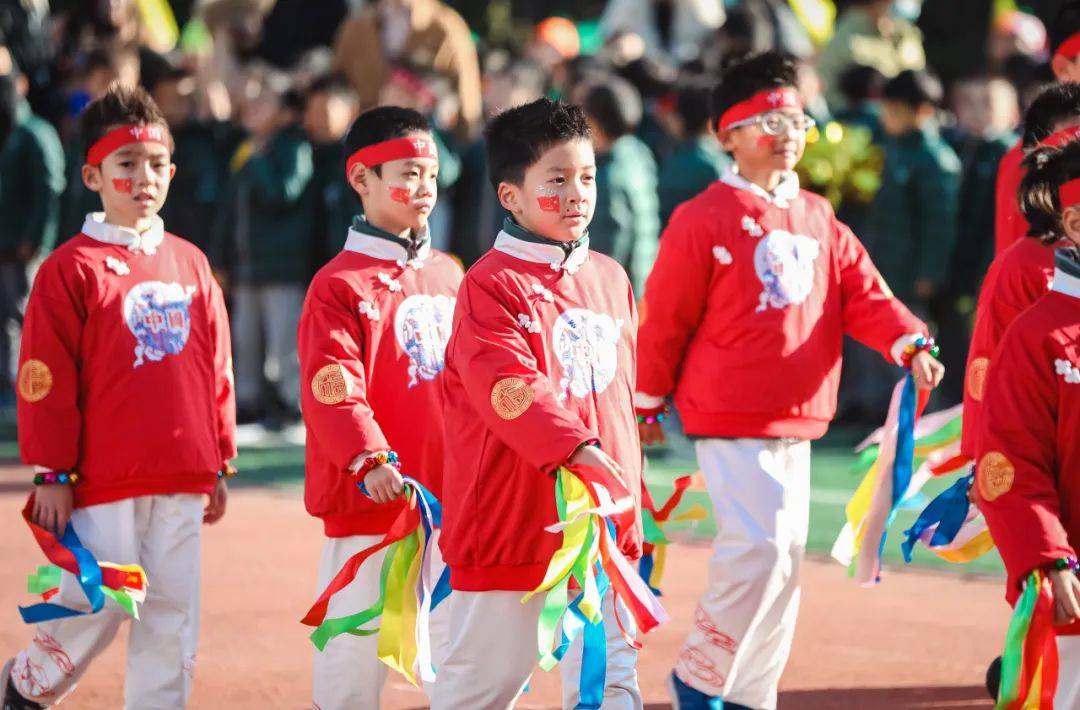 开云体育下载官网-关于魔术体育表演，趣味运动点亮观众的笑脸的信息